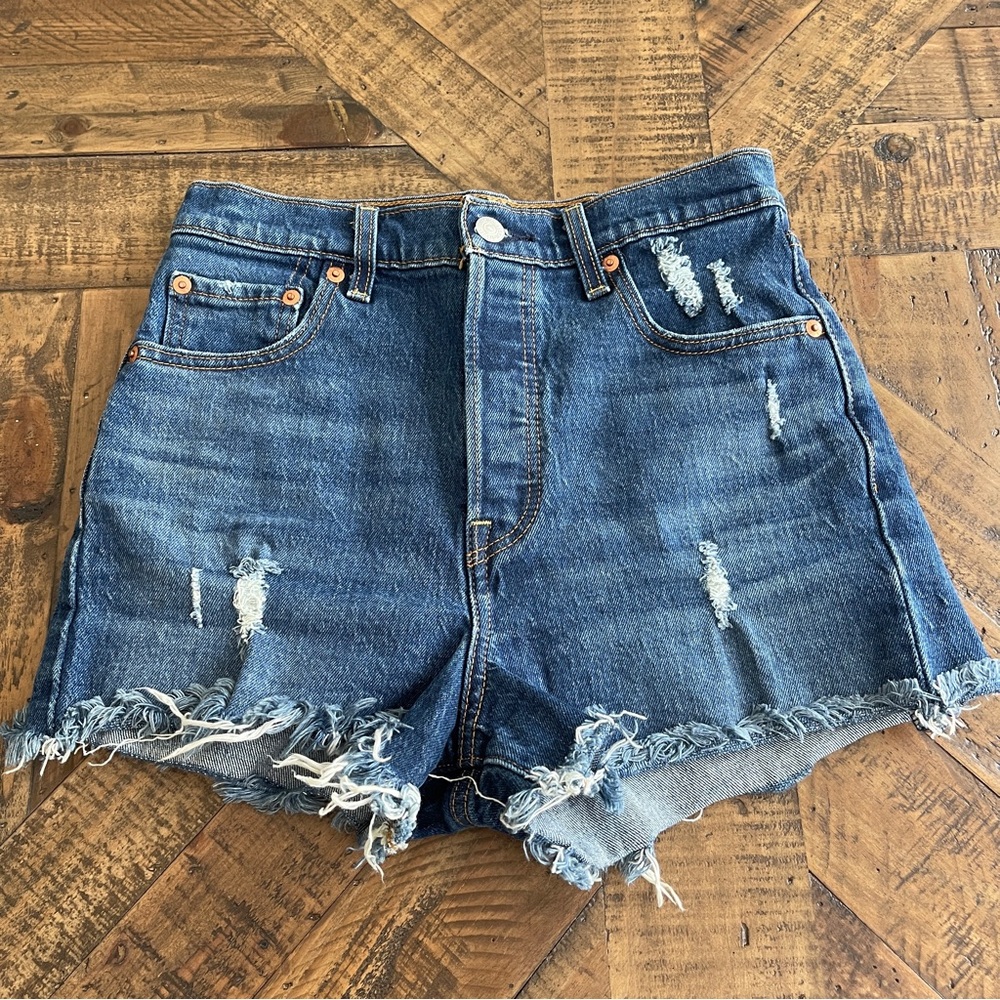 Levi’s Dark Wash Denim Cut Off Ribcage High Rise Shorts Button Fly Size 26